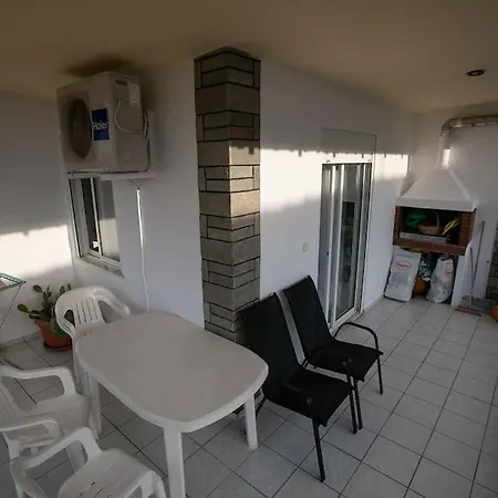 Apartment Perfect Sunlight Near The Sea Flogita